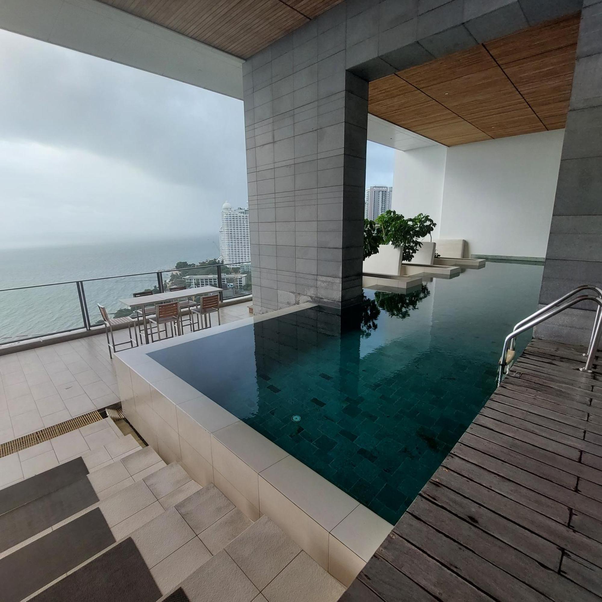 Sea View Apartment In Pattaya Buitenkant foto