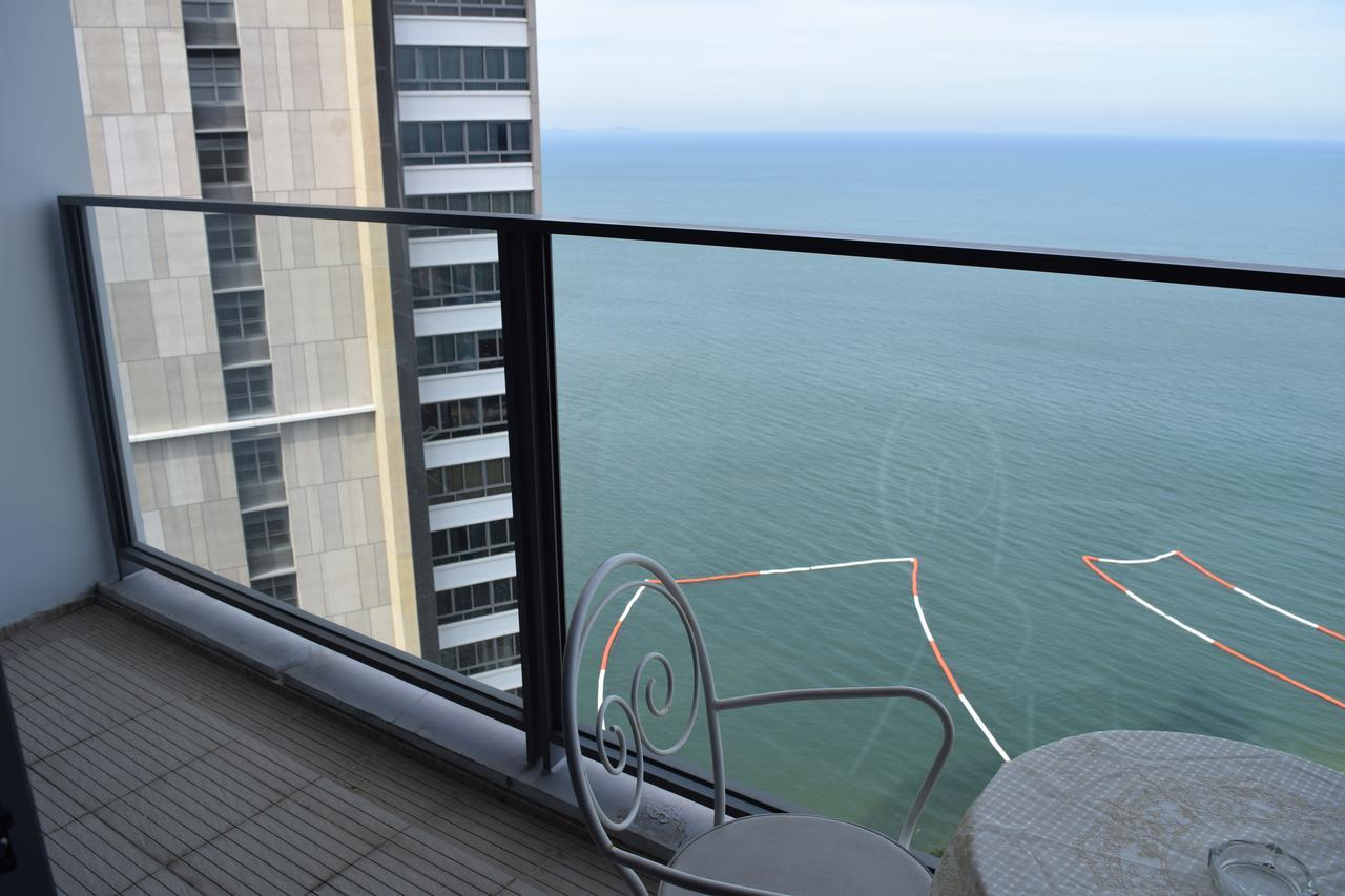 Sea View Apartment In Pattaya Buitenkant foto
